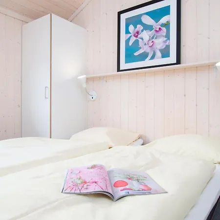 2 House B 105 Feriehus *